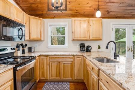 Harpers Ferry Cabin Hot Tub, Deck, Fire Pit, Wifi Exterior foto